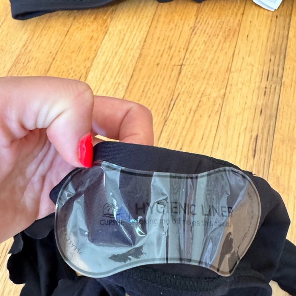 Scalloped V-Neck Top & Classic Bikini Set - Picture 6 of 7